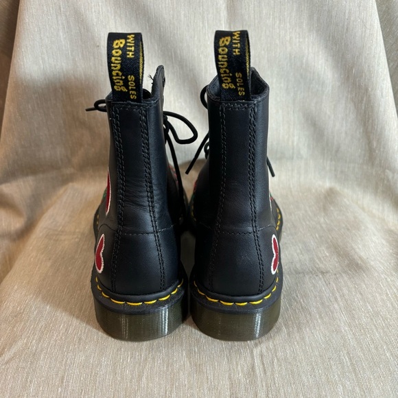 DR MARTENS Sz 8 Pascal Heart Sequin Embroidered Roses Leather Ankle Boots - Picture 6 of 10
